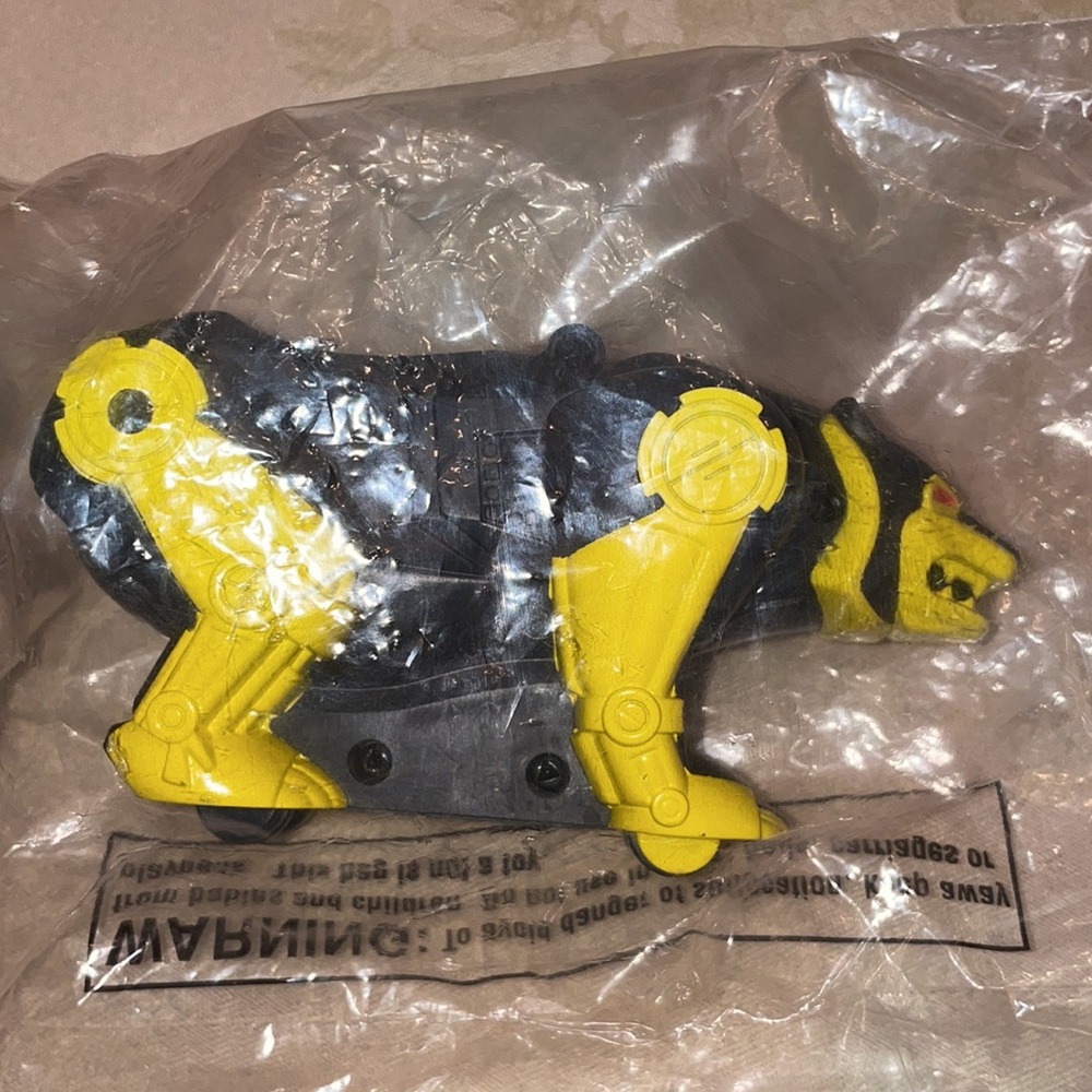 1994 Mighty Morphin Power Ranger Toy - Yellow Ranger - Picture 5 of 8